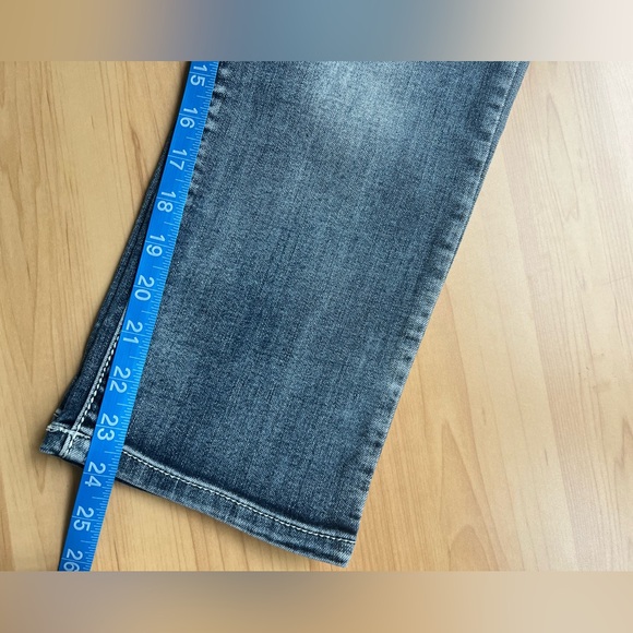 Apt. 9- Women'sEmbellished  Capri Jeans Stretch/ Size 6 - Picture 14 of 14